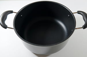 フッ素加工をした鍋の写真